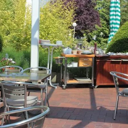 Waldhotel Schäferberg 4*