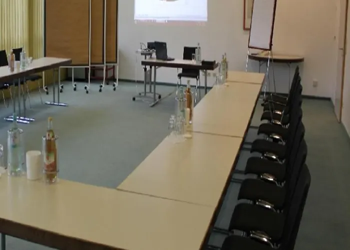 Waldhotel Schaeferberg 4*